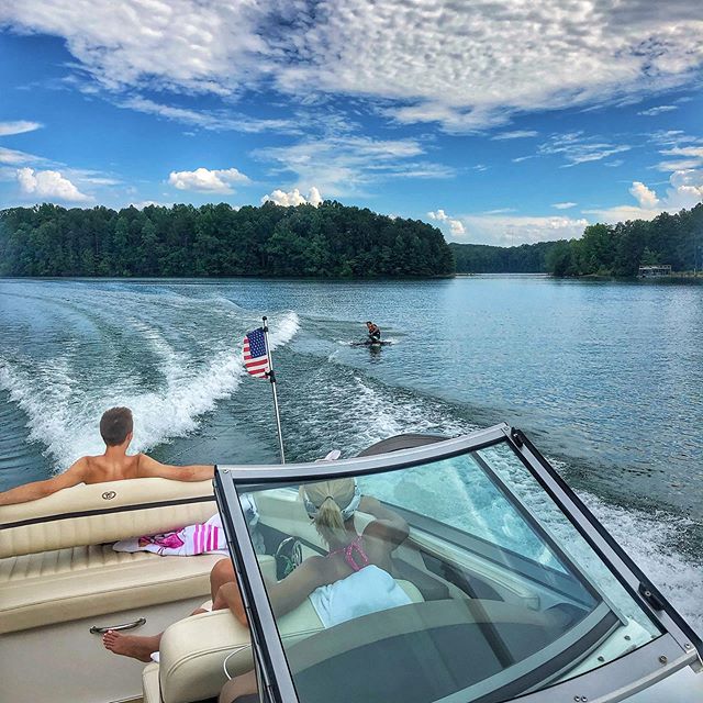 Lake life. Boat life. Kneeboarding!